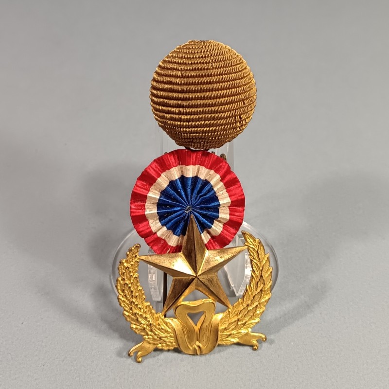 ATTRIBUT OU INSIGNE ET POMPON DE KEPI D'OFFICIERS ET ADJUDANTS MODELE 1886 OFFICIER D'ADMINISTRATION DU SERVICE DE L'INTENDANCE